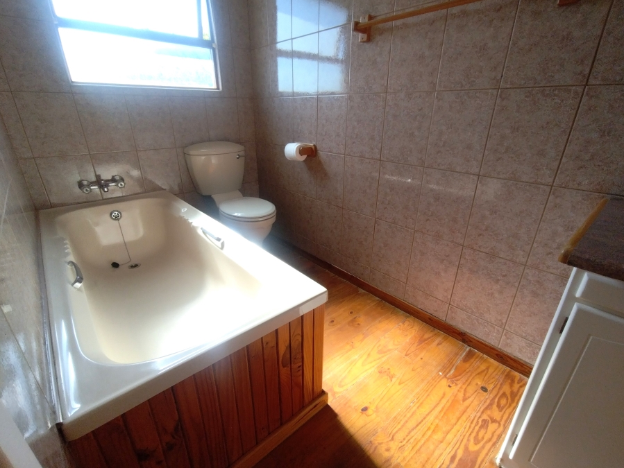 5 Bedroom Property for Sale in Kabeljauws Eastern Cape